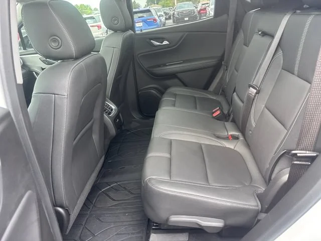 Used 2024 Summit White Chevrolet 3LT image 29