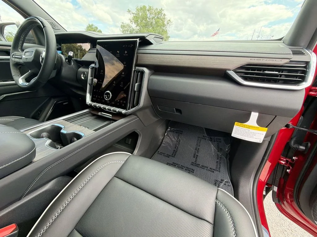 2026 GMC Acadia Denali - Photo 35