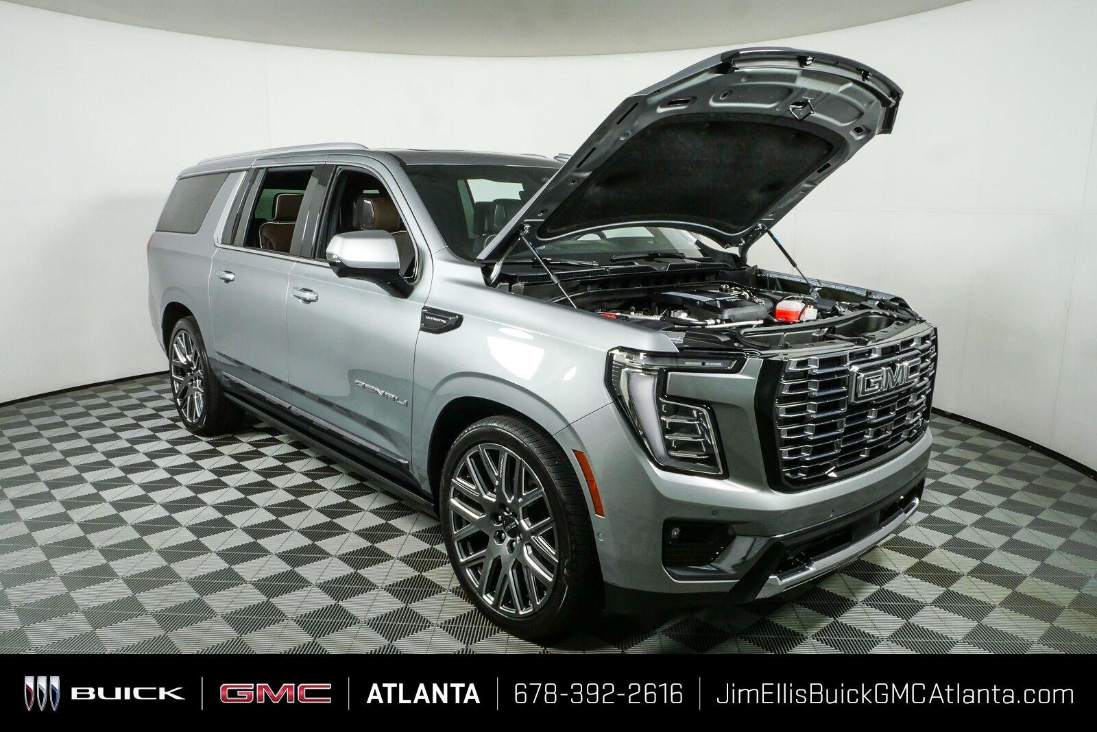 Used 2025 Sterling Metallic GMC Denali Ultimate image 39