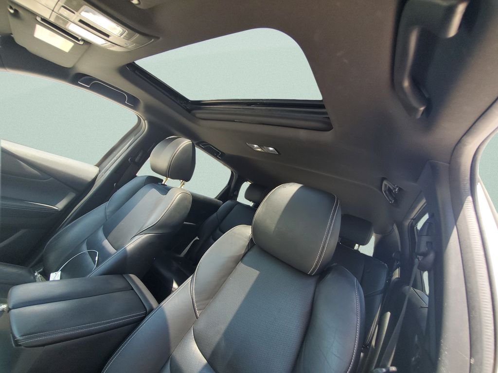 Used 2021 White Mazda Grand Touring image 17