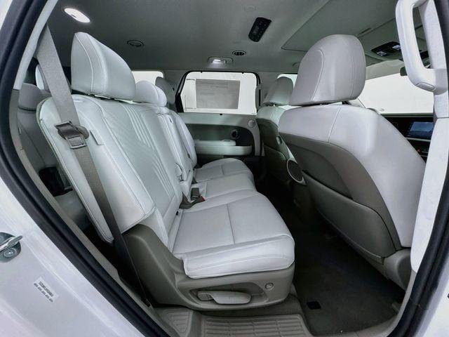 New 2026 White Hyundai Blue SEL Premium 8P image 48