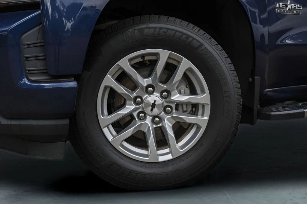 Used 2020 Blue Chevrolet RST image 4