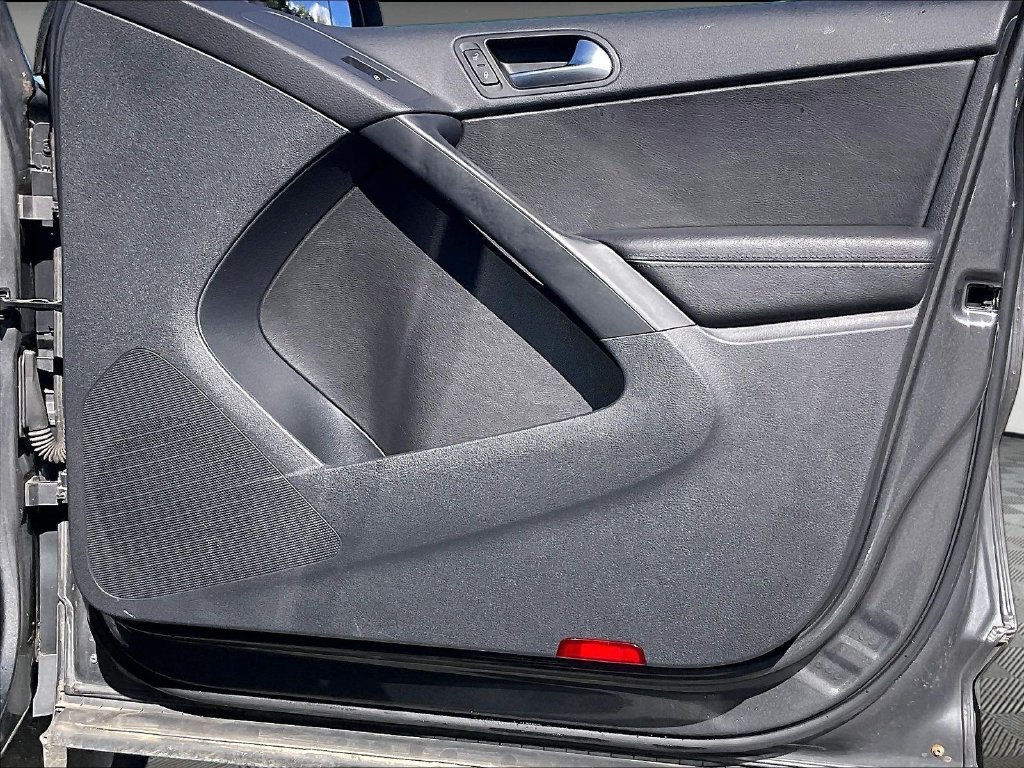 Used 2016 Pepper / Gray Volkswagen S image 11
