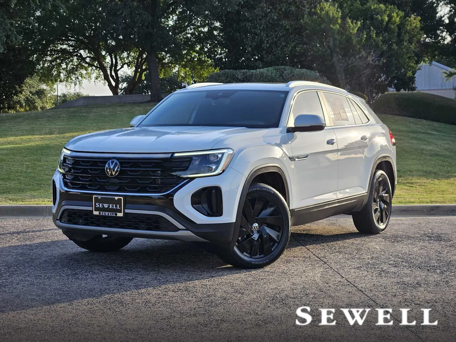 2024 Volkswagen Atlas Cross Sport 2.0T SE w/Technology