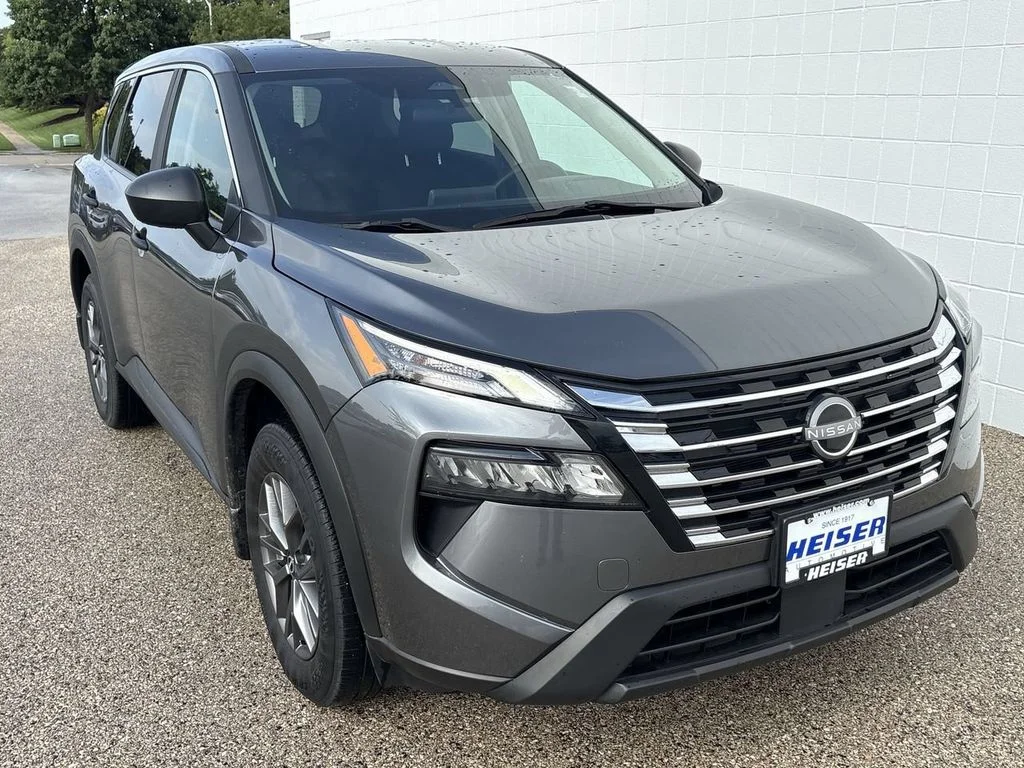 Used 2024 Gray Nissan S image 14
