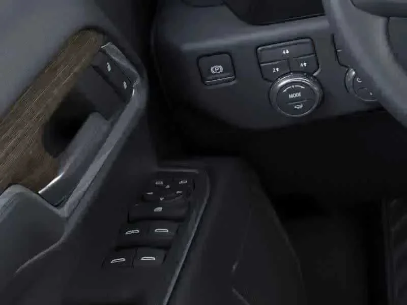 New 2026 Summit White GMC SLE image 3