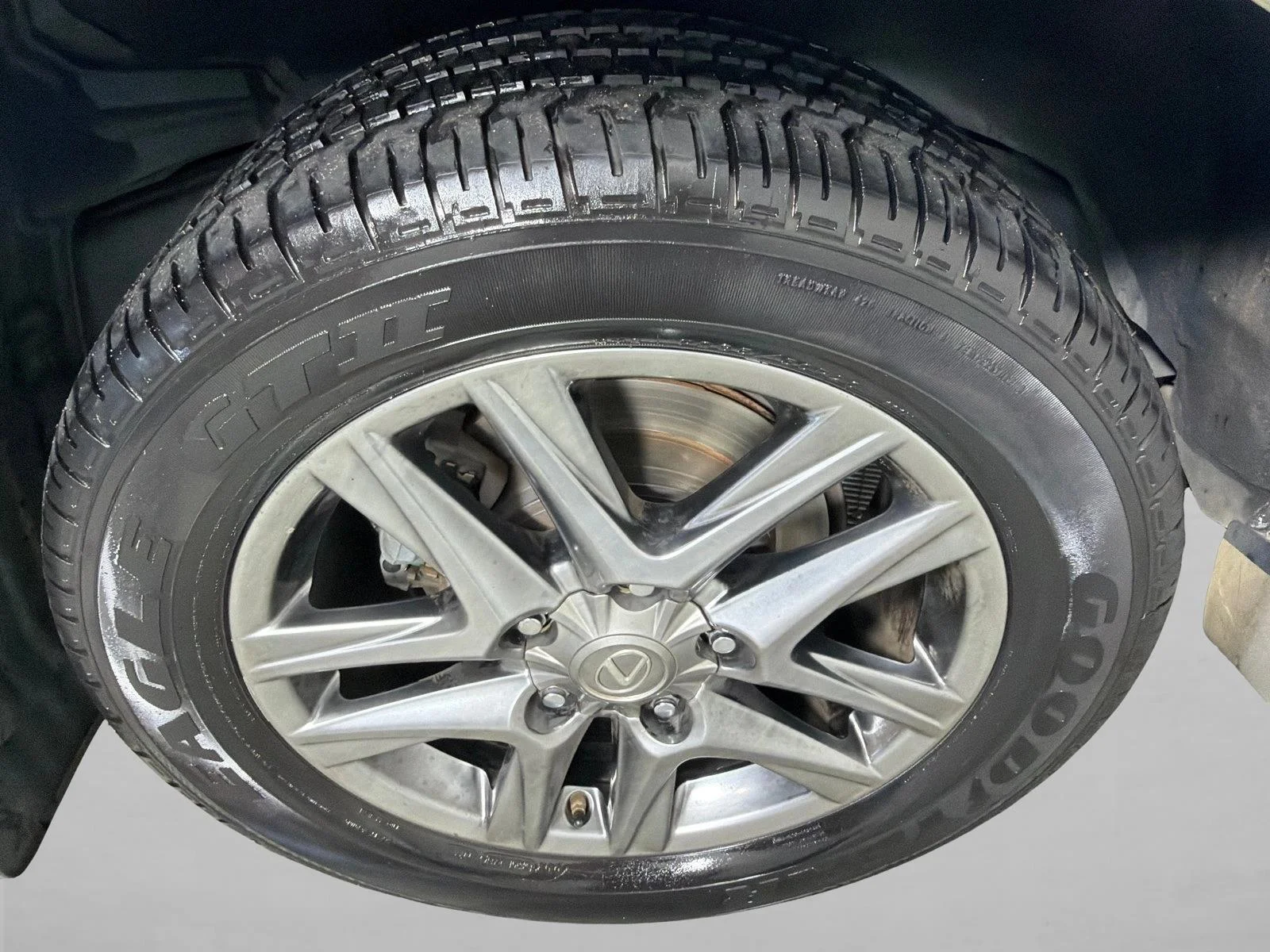 Used 2013 Starfire Pearl Lexus  image 19
