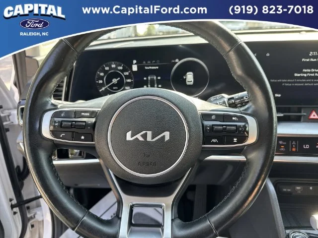 Used 2023 White Kia SX-Prestige image 25