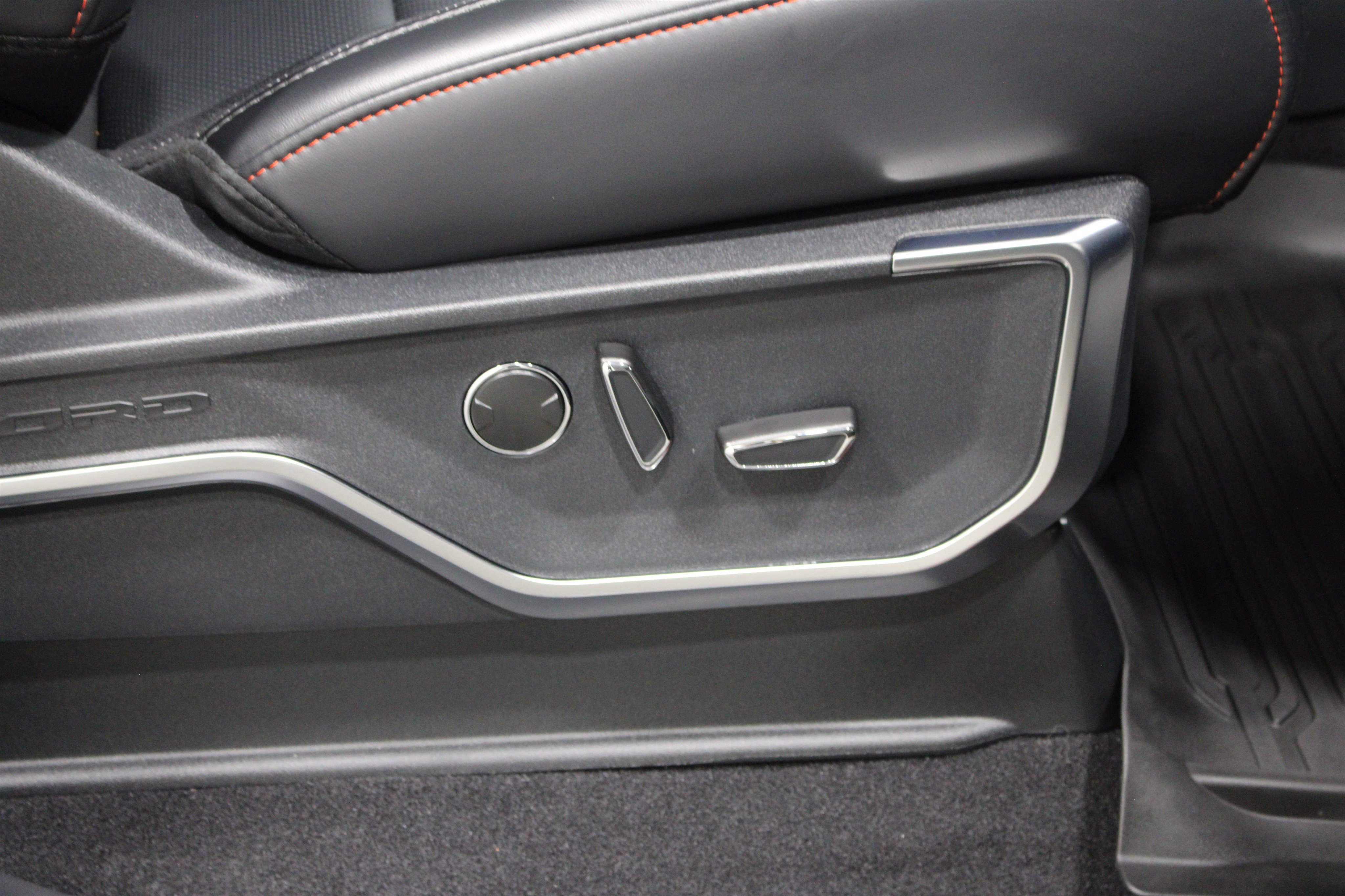 Used 2024 Shelter Green Ford Raptor image 30
