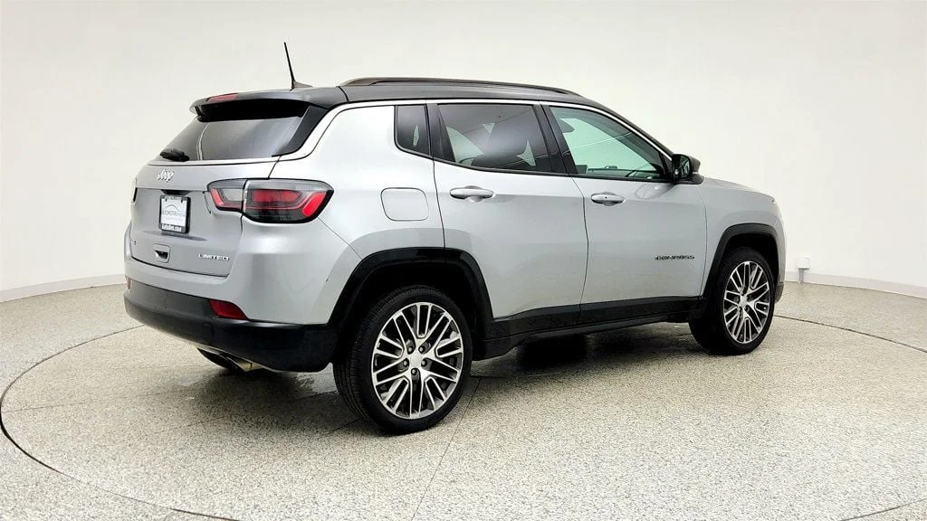 Used 2022 Billet Silver Metallic Clearcoat Jeep Limited 4x4 w/ Elite Group & Driver Assist Group I image 5