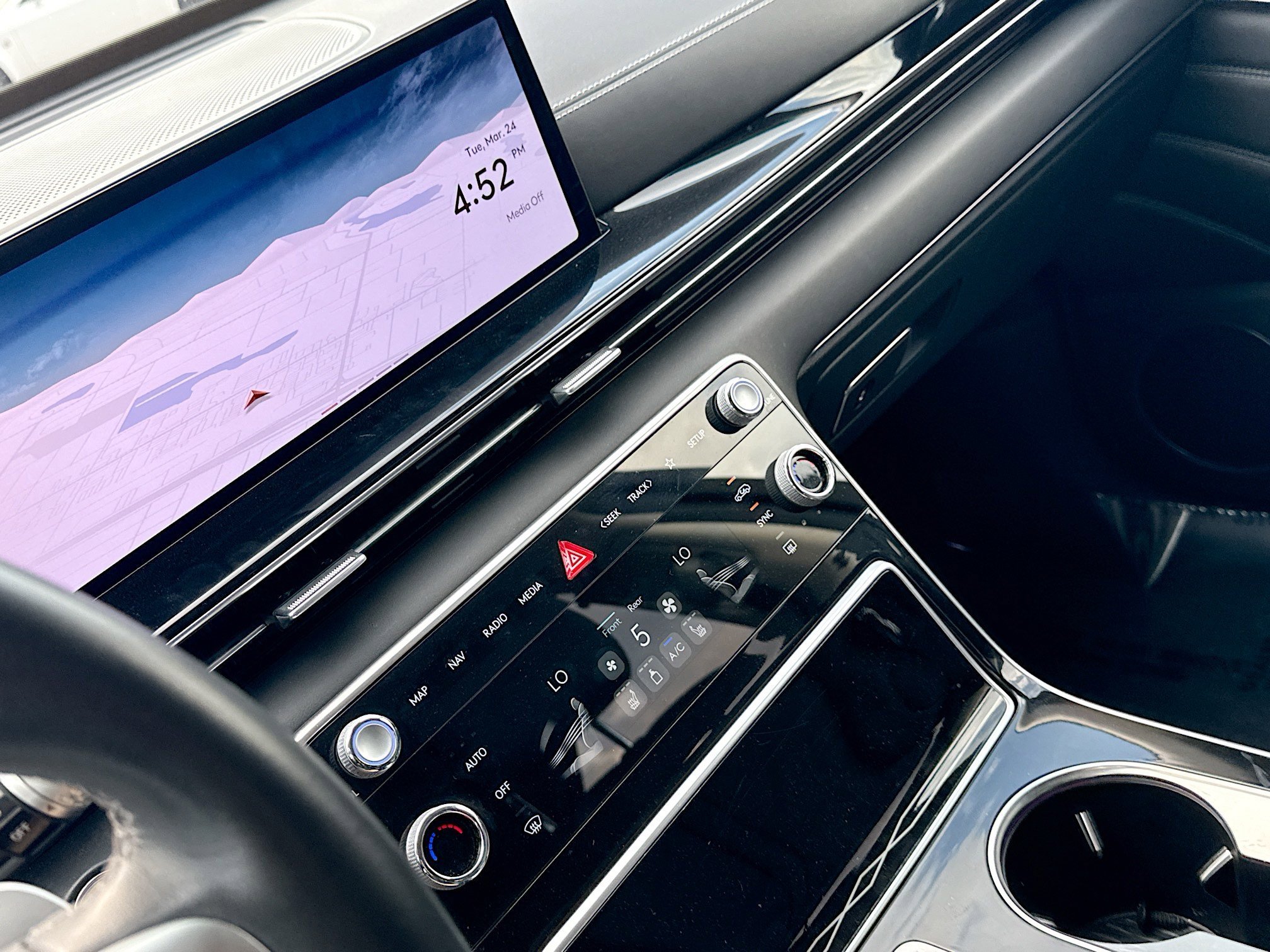 2025 GENESIS GV80 Standard - Photo 27