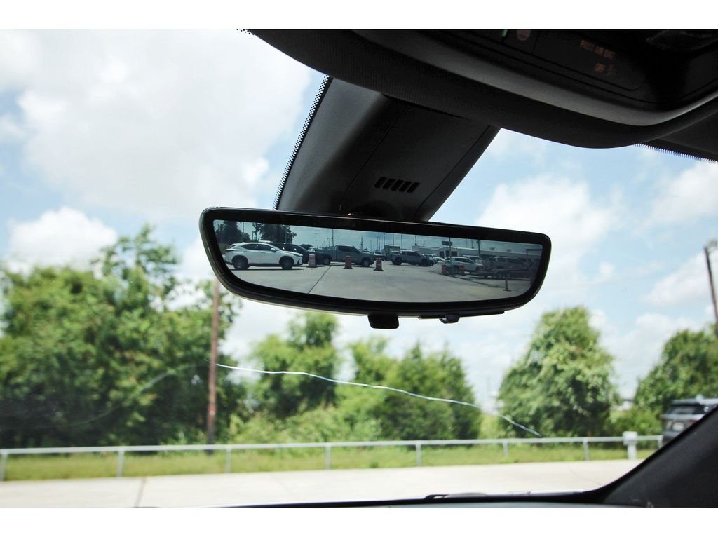 Used 2024 White Buick Premium Group image 21