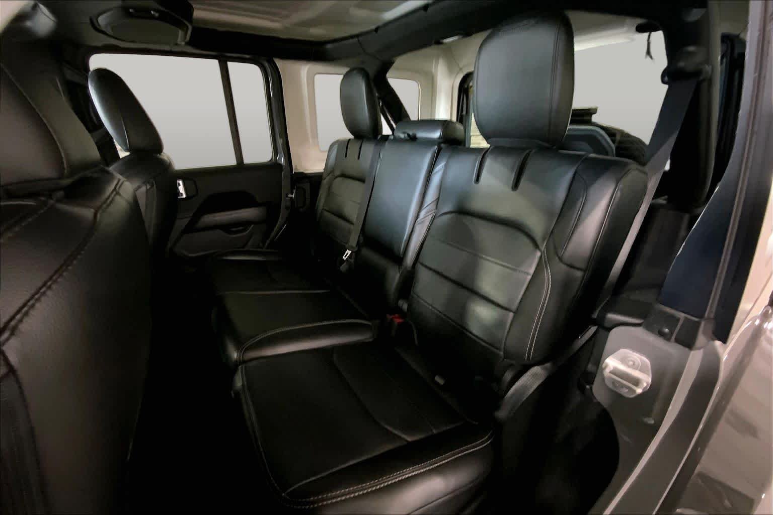 Used 2022 Sting-Gray Clearcoat Jeep Unlimited Sahara image 20