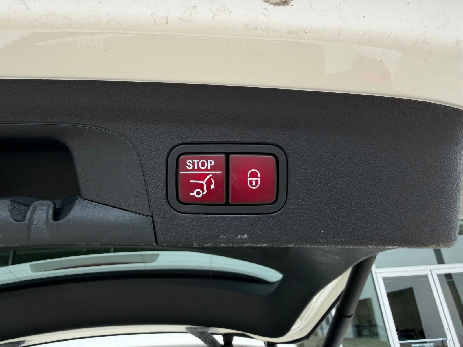 Certified Used 2022 White Mercedes-Benz GLE 350 image 17