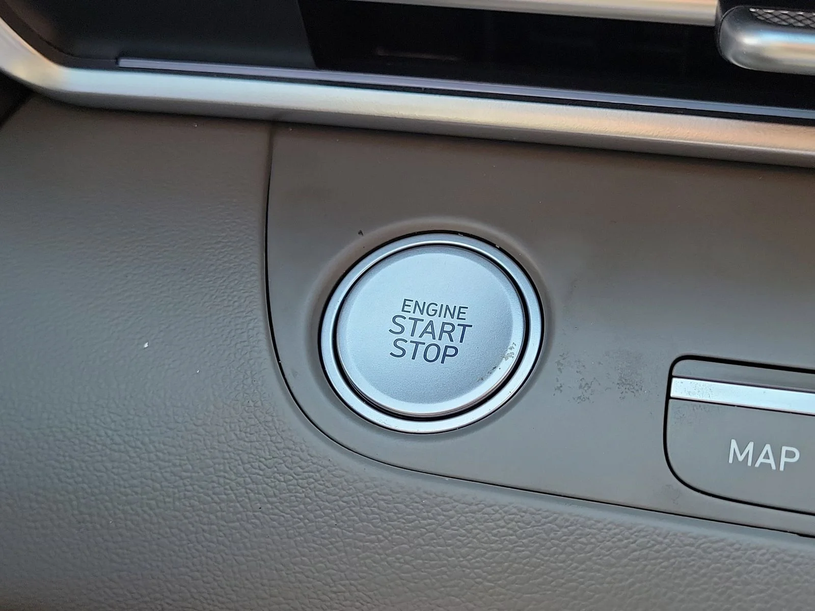 Certified Used 2025 Gray Hyundai SEL Convenience image 27
