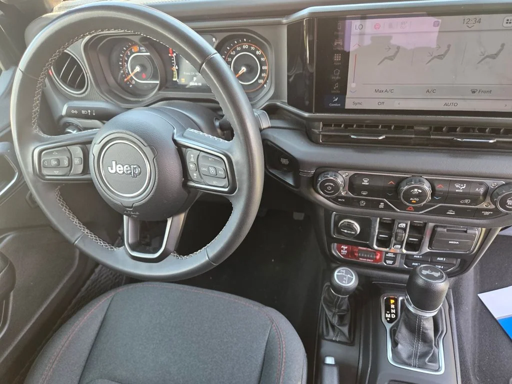Used 2025 Black Jeep Rubicon image 28