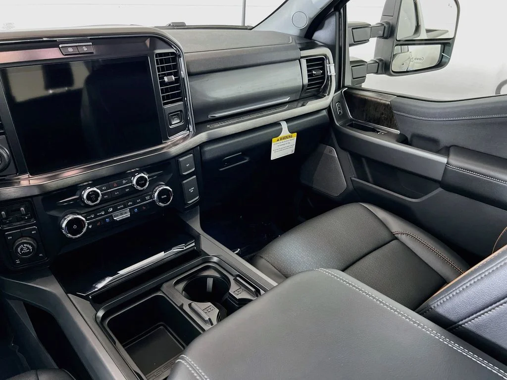 New 2026 Oxford White Ford Lariat image 28