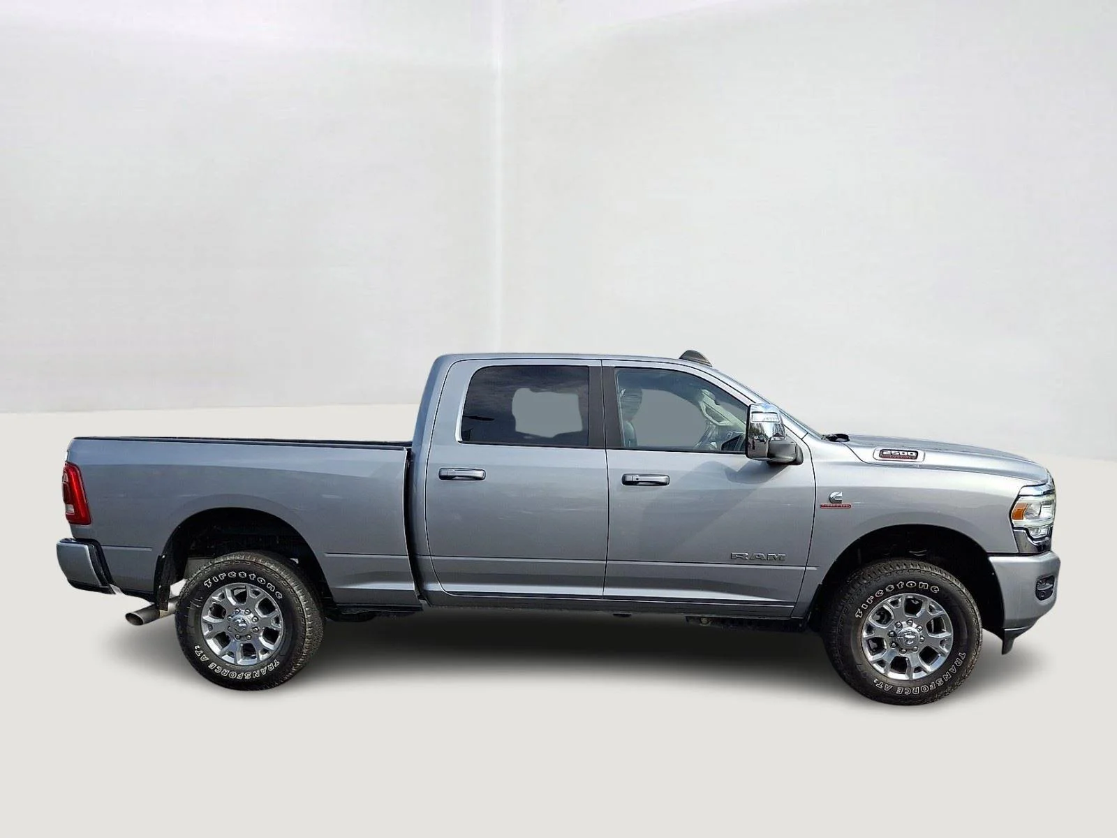 Used 2024 Billet Silver Metallic Clearcoat Ram Laramie image 7