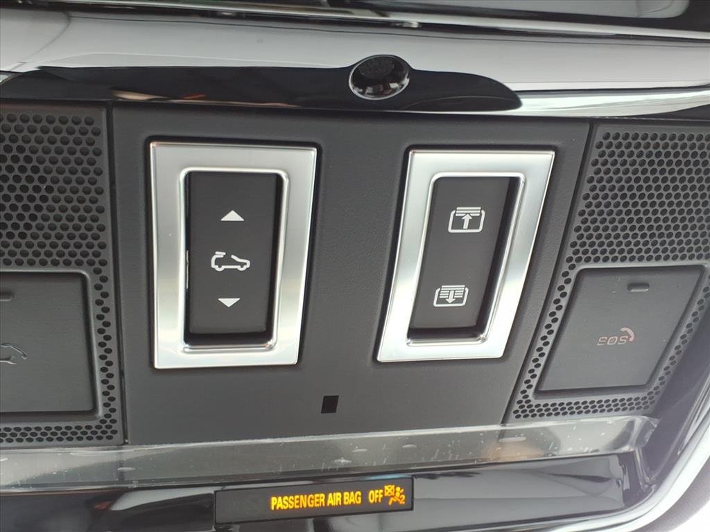 New 2026 Fuji White LAND ROVER Dynamic SE image 21
