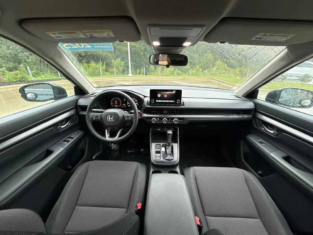 2025 Honda CR-V LX - Photo 17