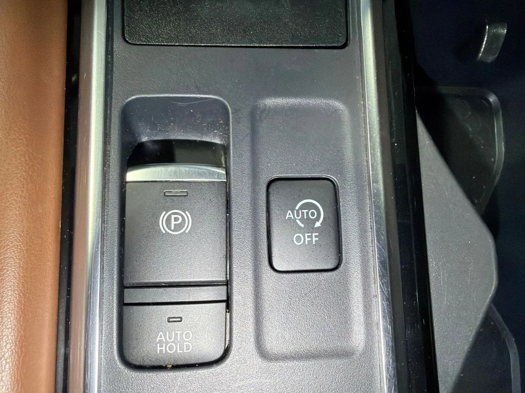 Used 2024 Super Black Nissan Platinum image 39