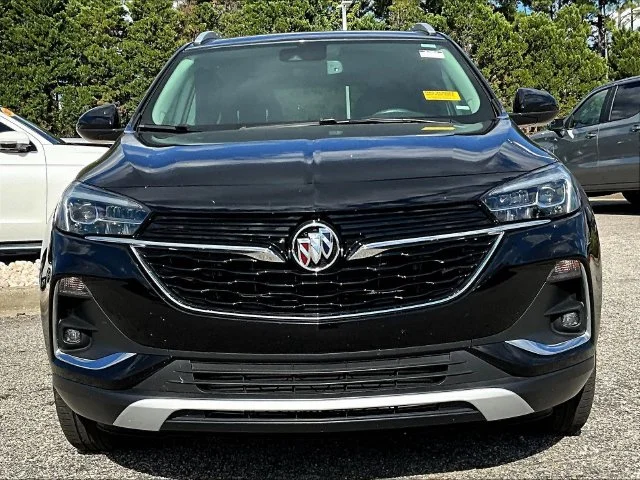 Used 2022 Black Buick Essence image 2