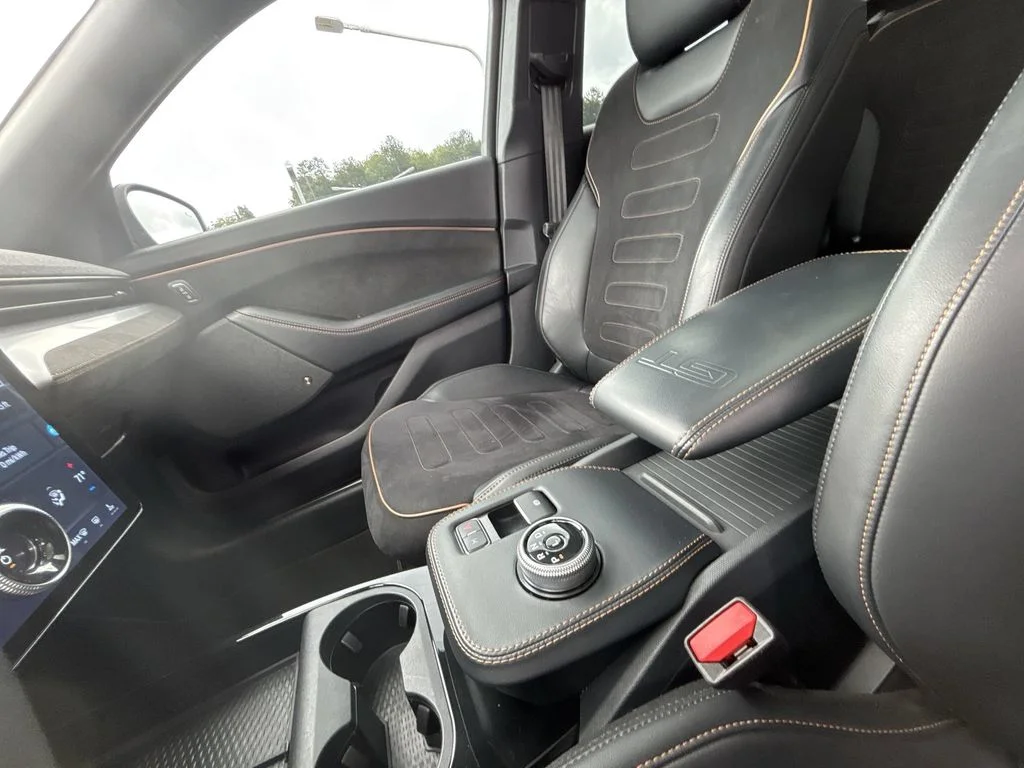Used 2022 Blue Ford GT image 24