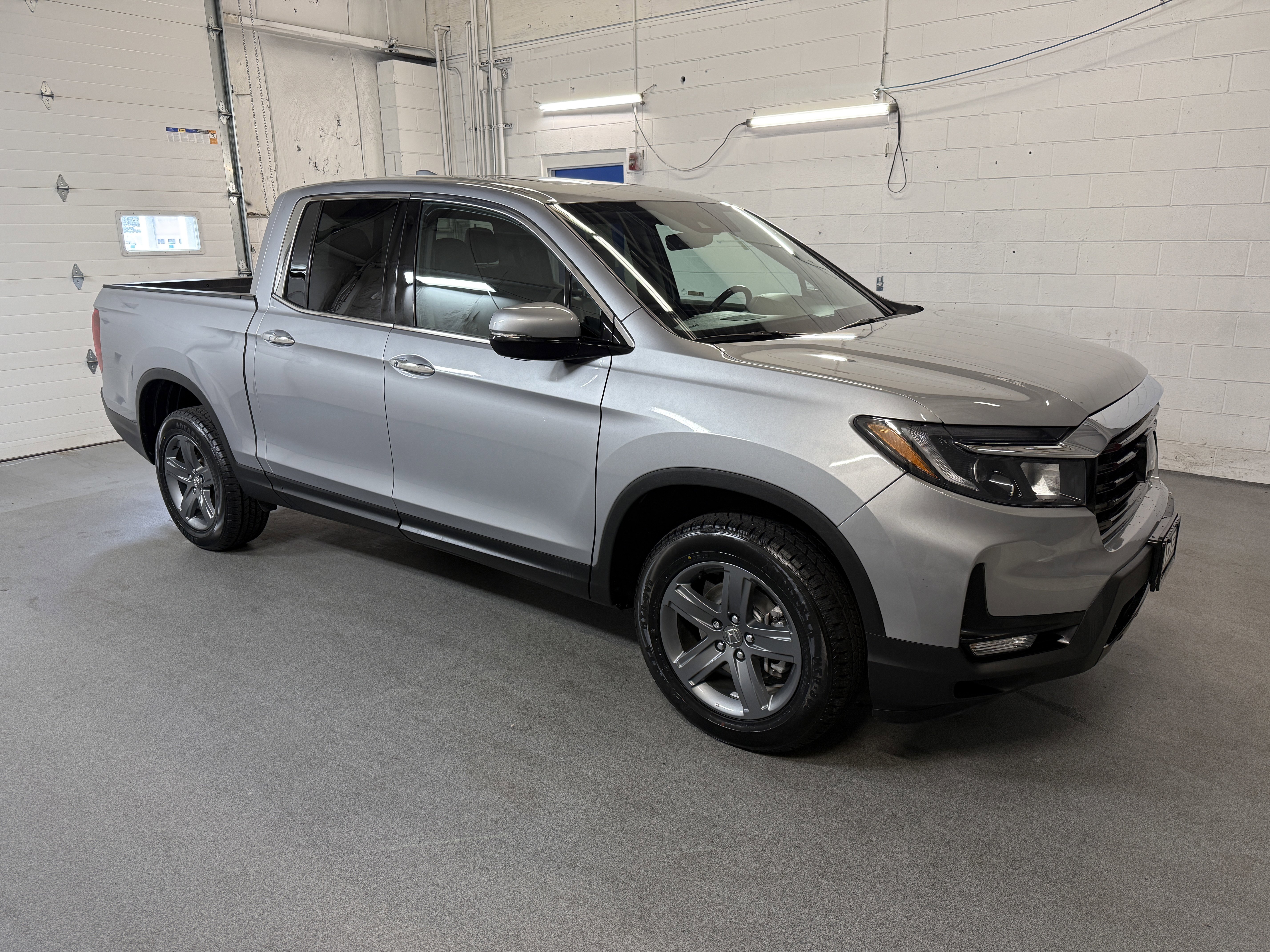 Certified Used 2023 Lunar Silver Metallic Honda RTL-E image 35
