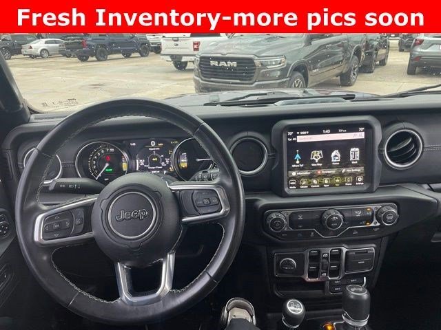 Used 2022 Snazzberry Pearlcoat Jeep Unlimited Sahara image 7
