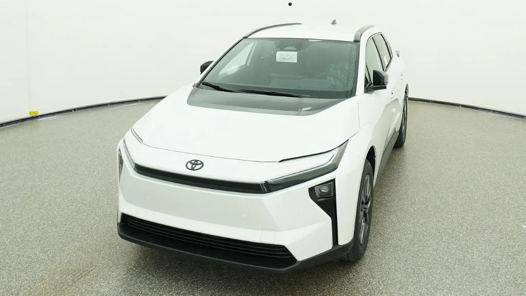 New 2026 Wind Chill Pearl Toyota XLE image 58