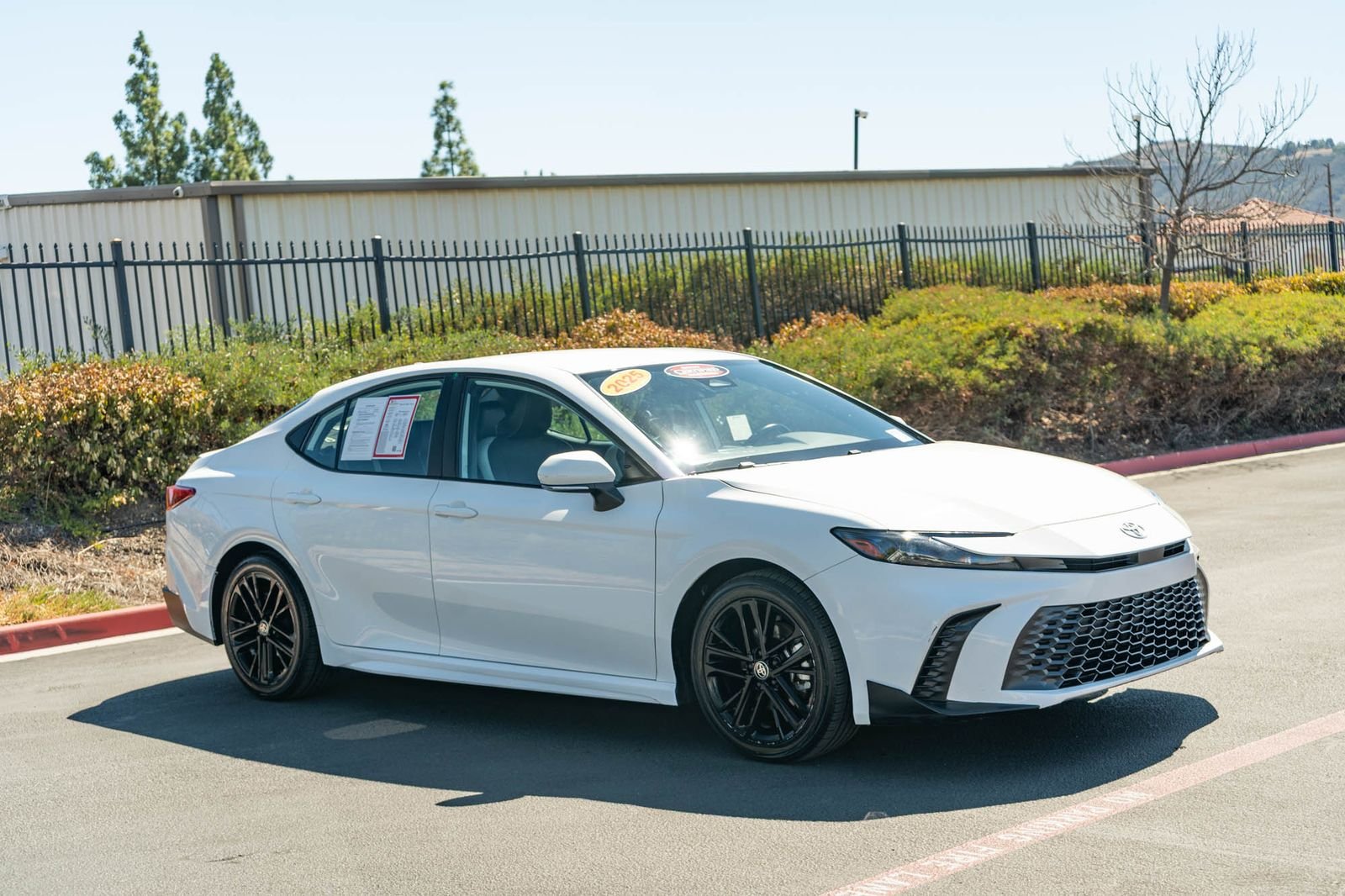 Certified Used 2025 Ice Toyota SE image 3