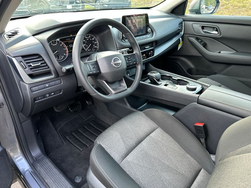 Used 2025 Gray Nissan SV image 14