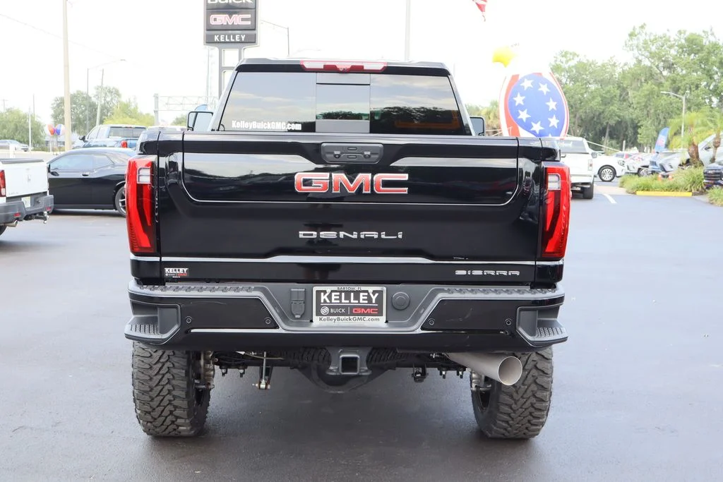 Used 2025 Black GMC Denali image 8