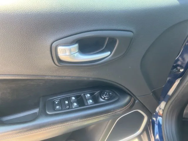 Used 2019 Jazz Blue Pearlcoat Jeep Limited image 9