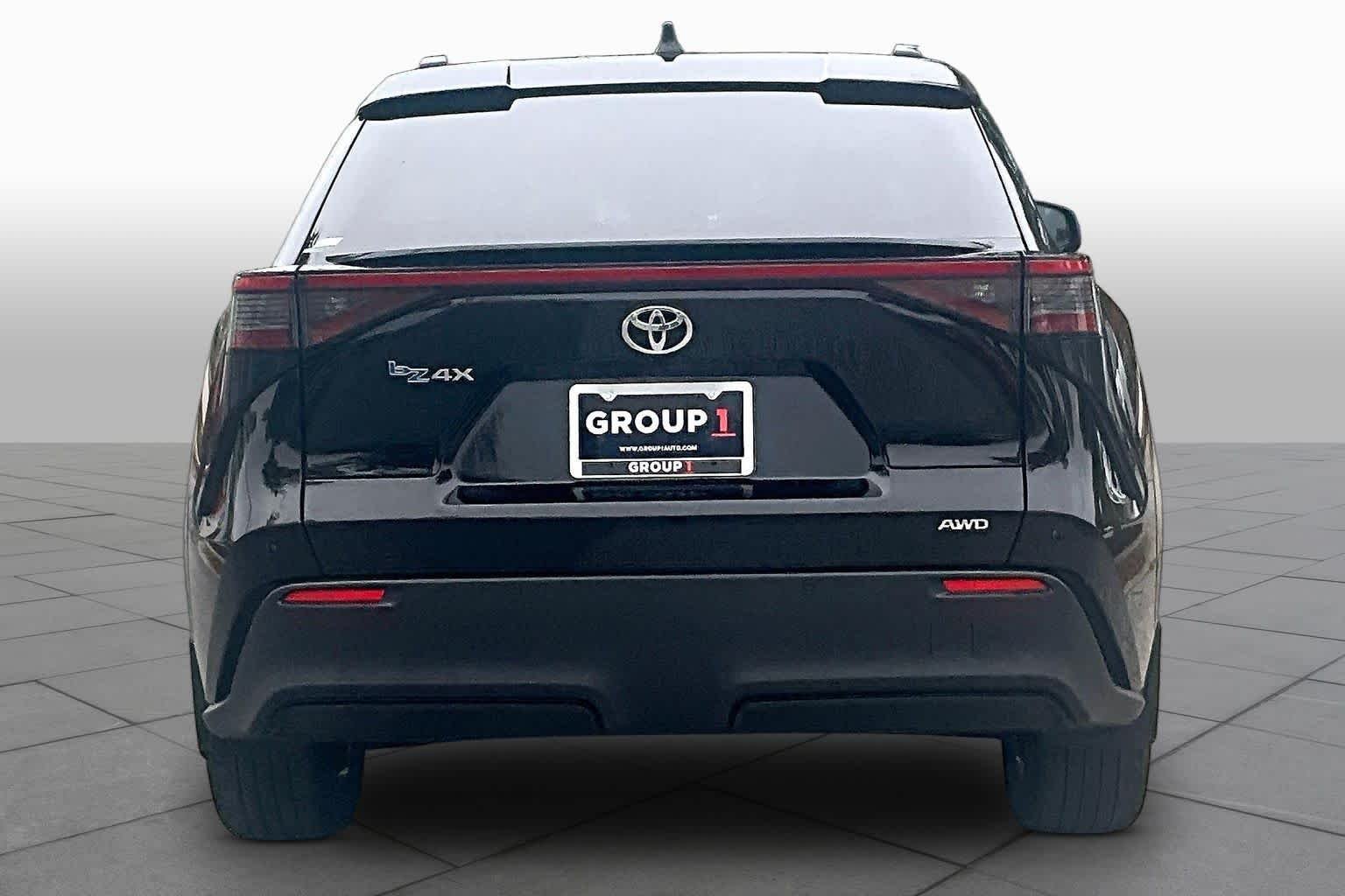 Used 2023 Black Toyota XLE image 4