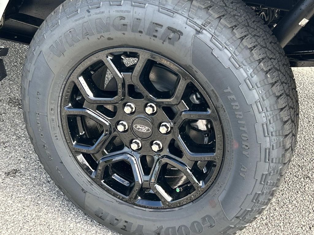 New 2026 Avalanche Ford XLT image 13