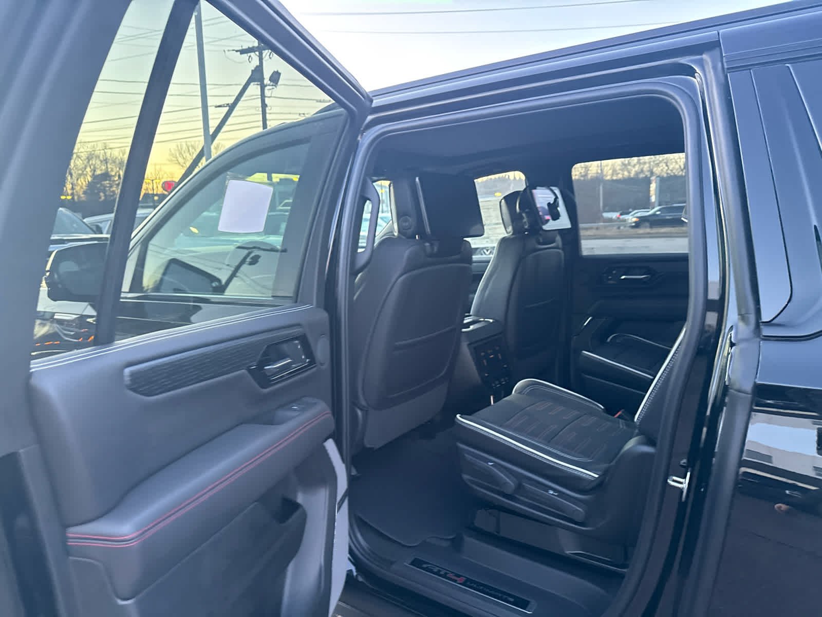 2026 GMC Yukon XL AT4 Ultimate - Photo 13