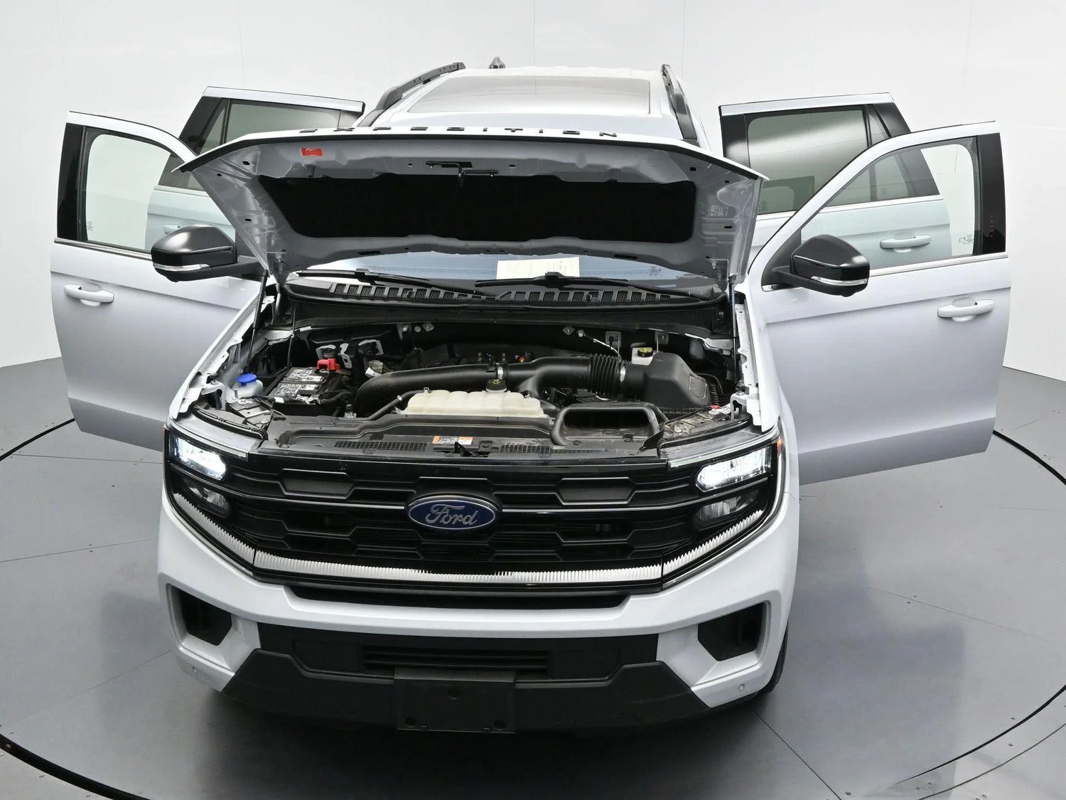 Used 2025 Space Silver Metallic Ford Active image 41