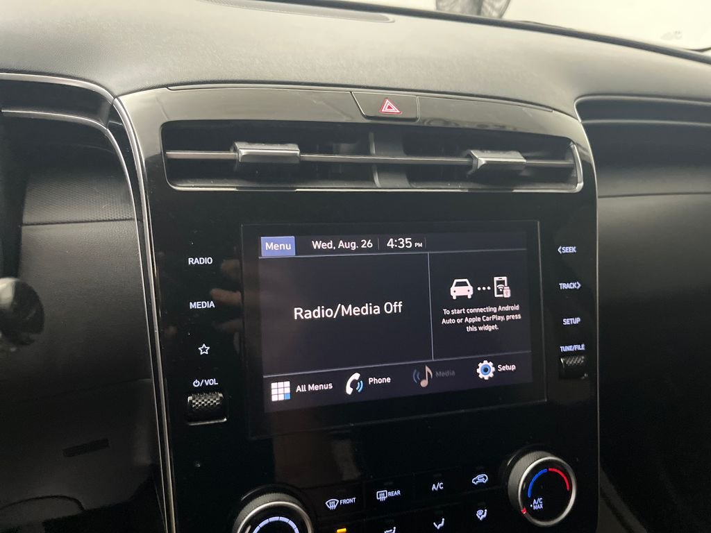 Used 2024 Black Hyundai SE image 19
