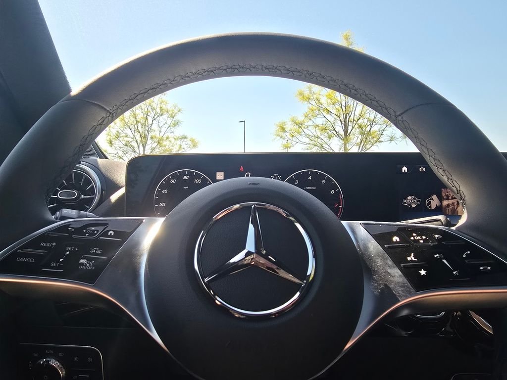 New 2026 Mountain Grey Metallic Mercedes-Benz GLA 250 image 28
