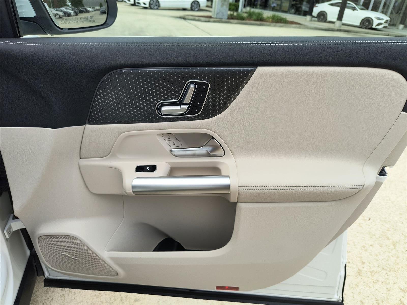 Used 2025 WHITE Mercedes-Benz GLA 250 image 23