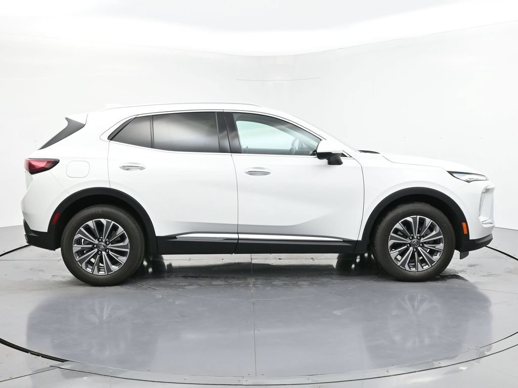 Used 2025 Summit White Buick Preferred image 6