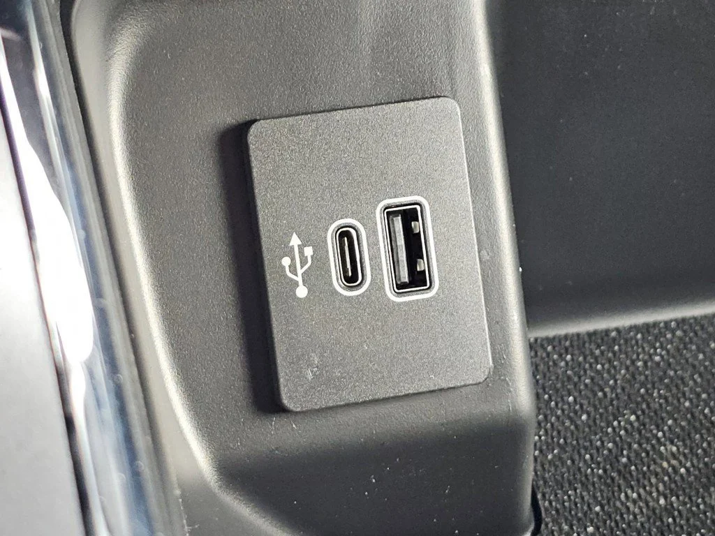 New 2026 Carbonized Gray Metallic Ford XLT image 17