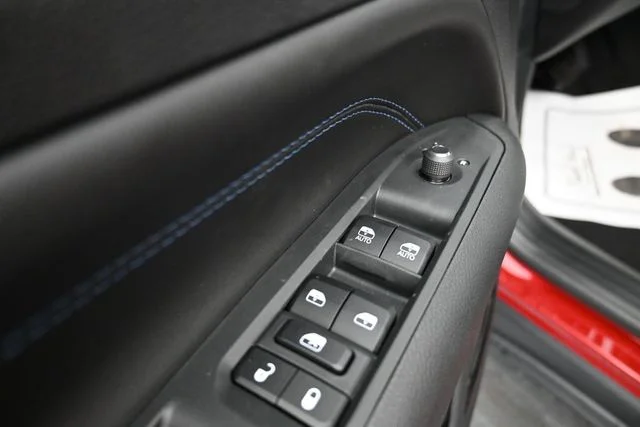 New 2026 Red Hot Pearl-Coat Exterior Paint Jeep Latitude image 14