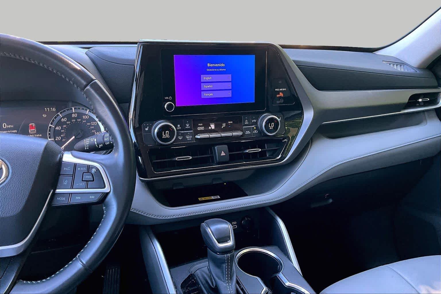 Used 2023 Wind Chill Pearl Toyota XLE image 7