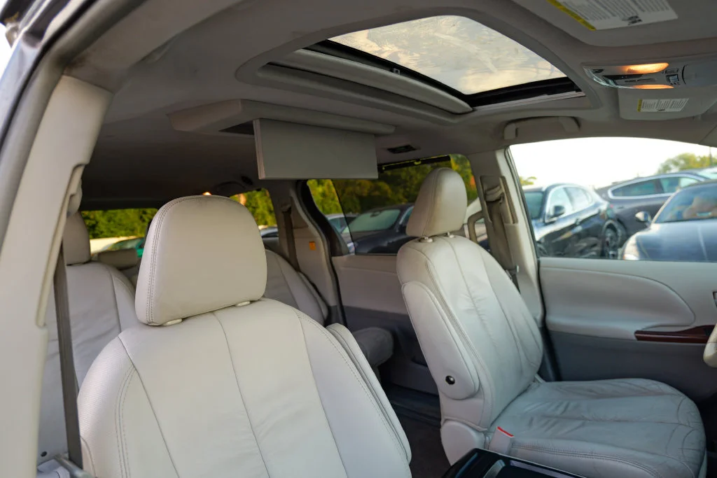 Used 2011 Predawn Gray Mica Toyota XLE image 33