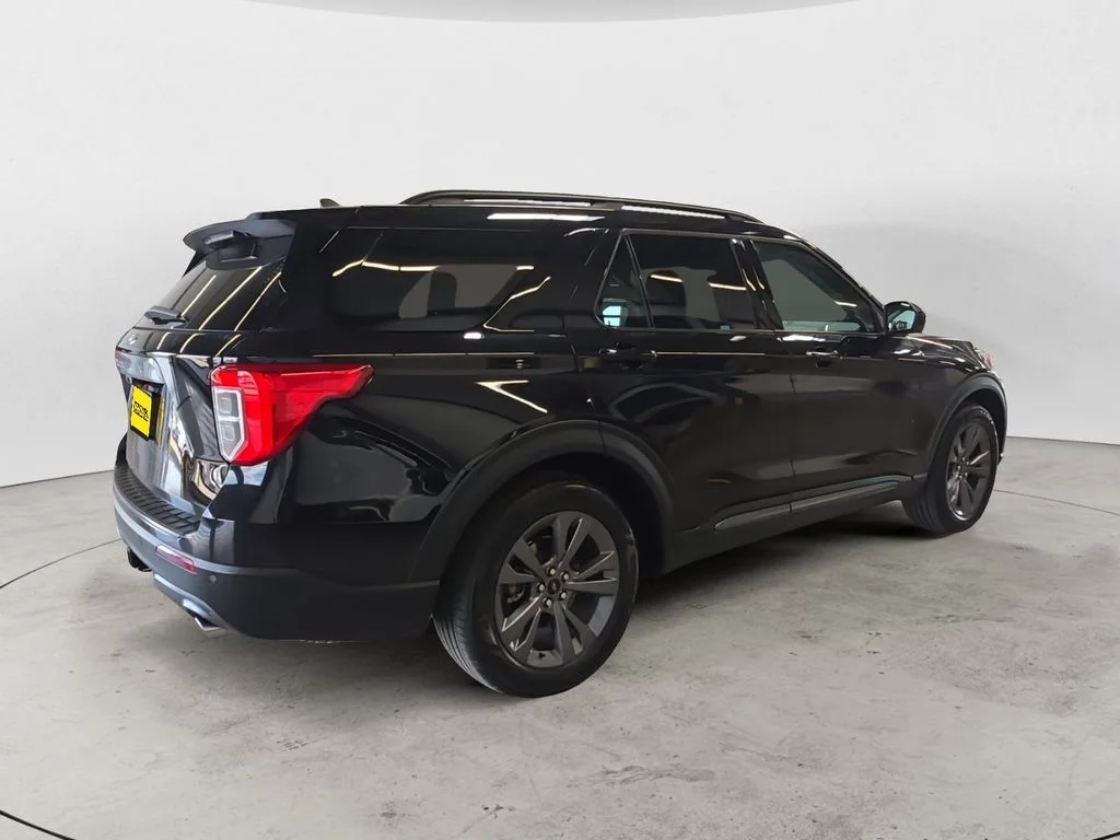 Used 2024 Black Ford XLT image 5