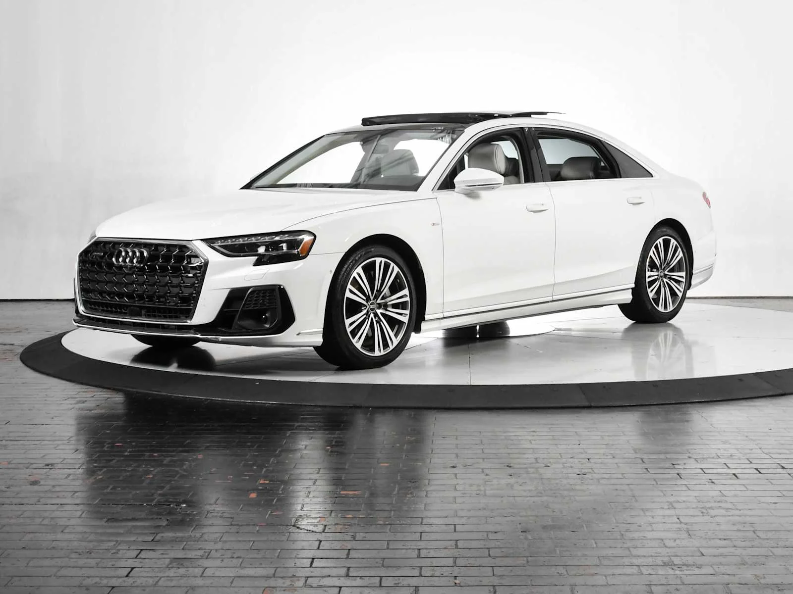 2024 Audi A8 55 TFSI L quattro Tiptronic's photo