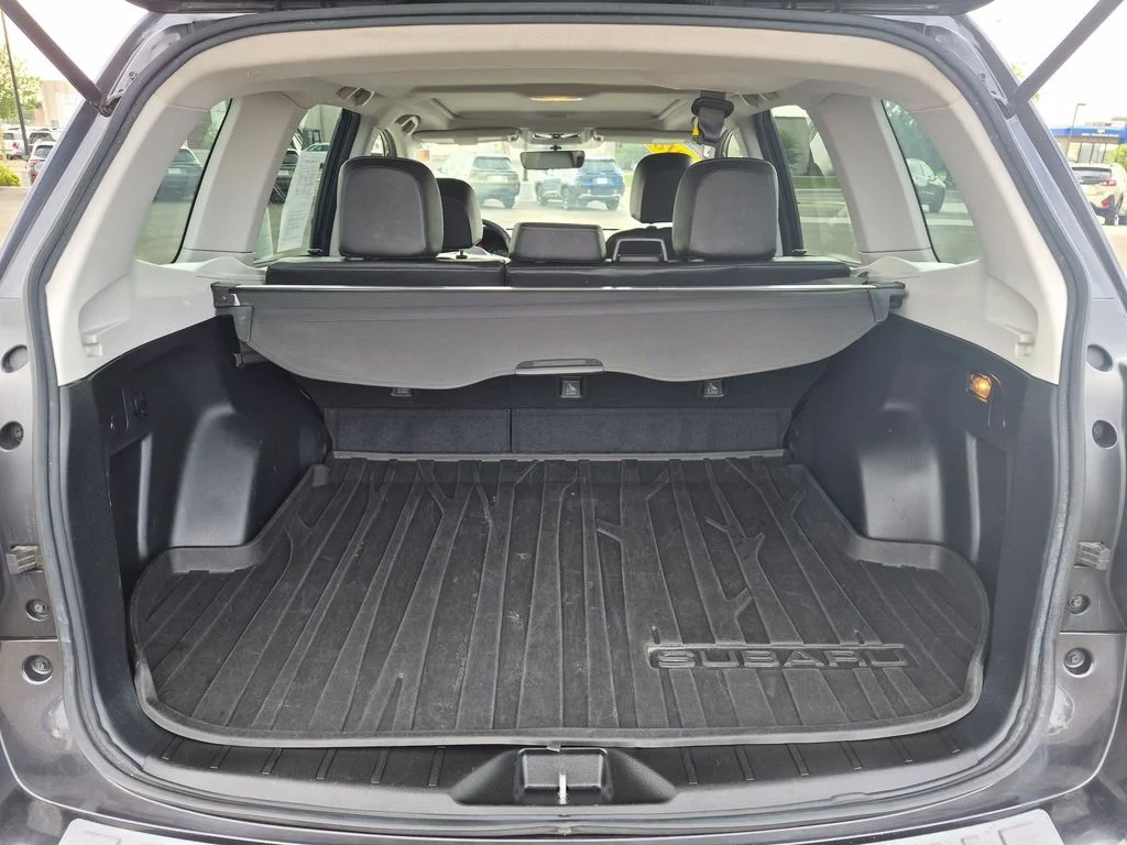 Used 2018 Dark Gray Metallic Subaru Premium image 6