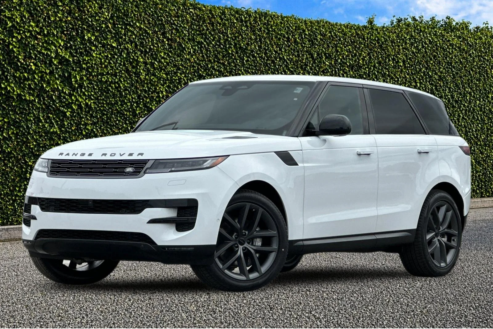 New 2026 Fuji White Land Rover SE image 2